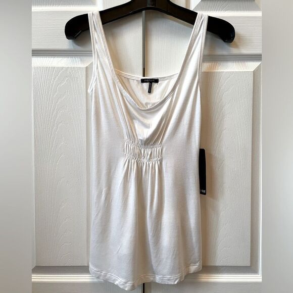 White Sleeveless Top NWT Size Medium - Picture 1 of 6
